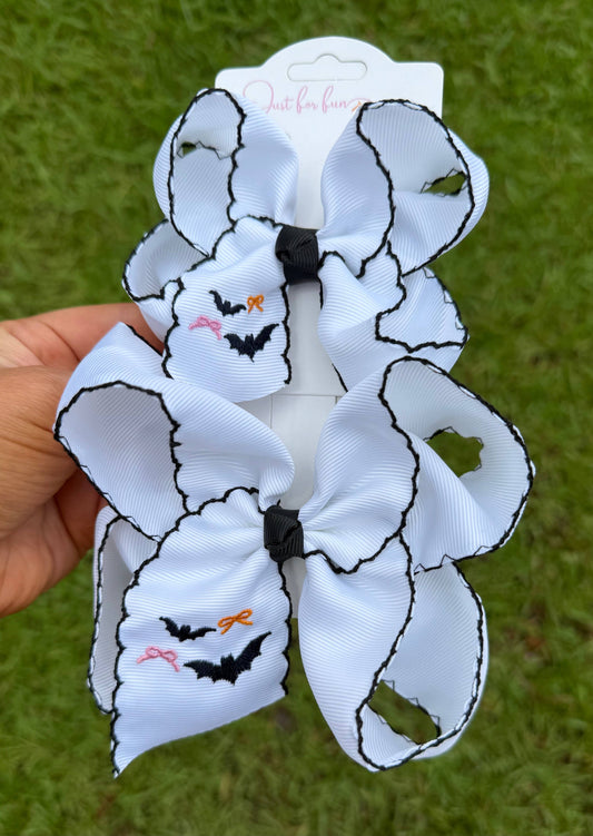 Bat Scallop Bow