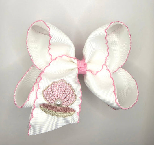 Pearl Seashell Moonstitch Bow