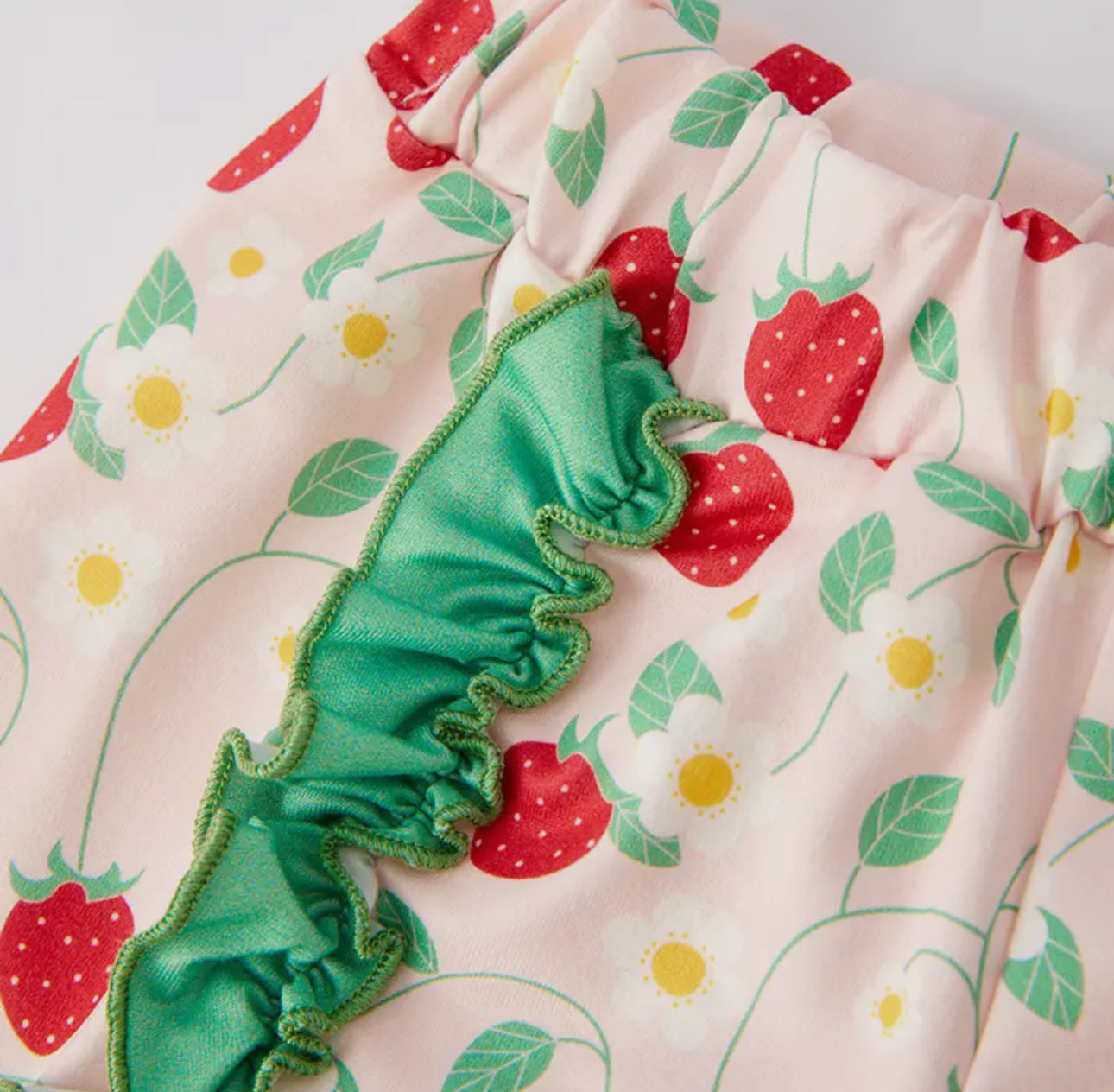 Strawberry Scallop Short Set